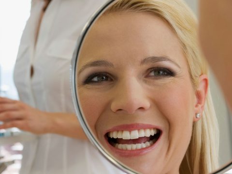 What You Should Know About a Home Teeth Whitening Kit