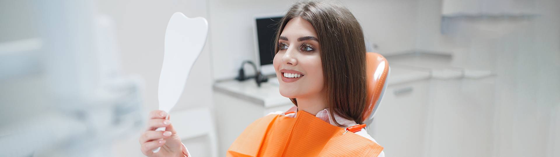 How to Choose the Right Dentist for Your Smile Makeover